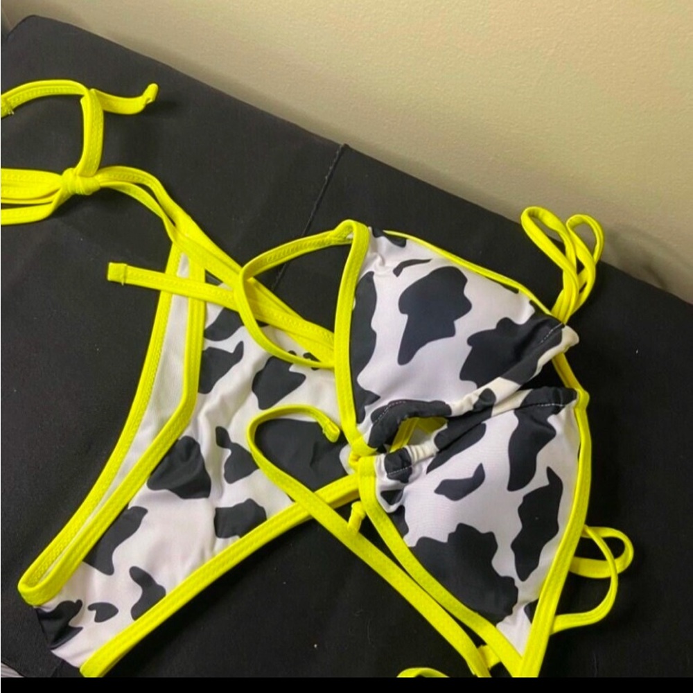 Green cow print